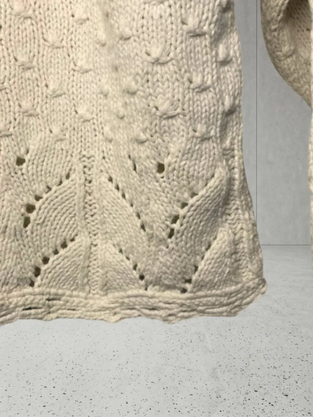 Signature by Northern Isles Hand Knit Seashell Button Collared Sweater Medium